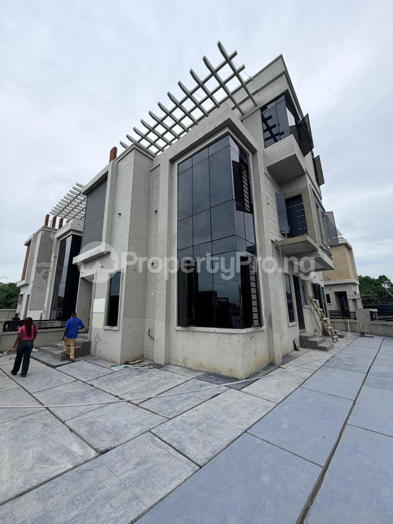 4 bedroom House for sale Surulere Lagos