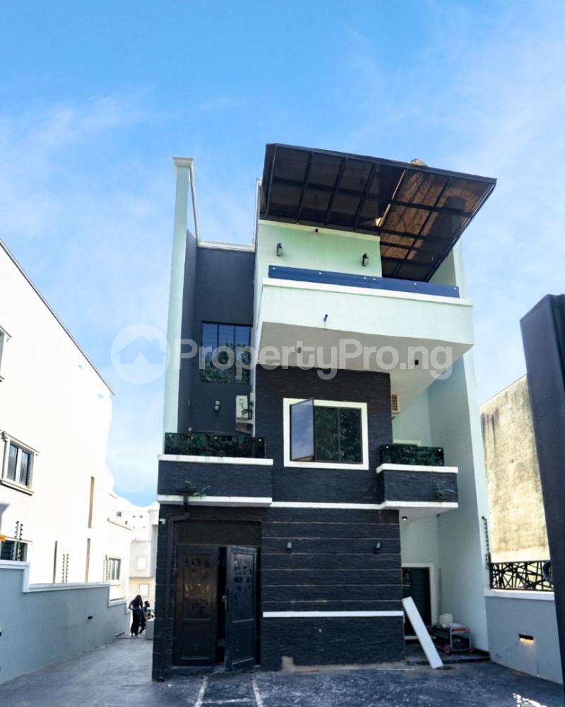4 bedroom House for sale Guzape Abuja