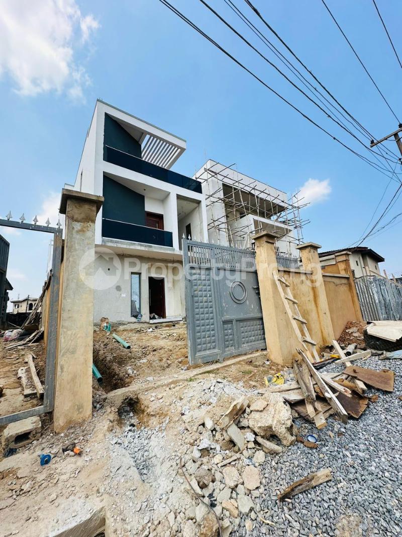 4 bedroom House for sale  Gbagada Lagos - 0