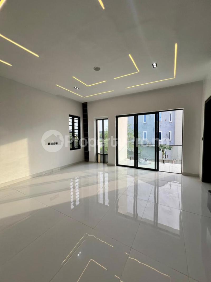 4 bedroom House for sale Lekki Lagos