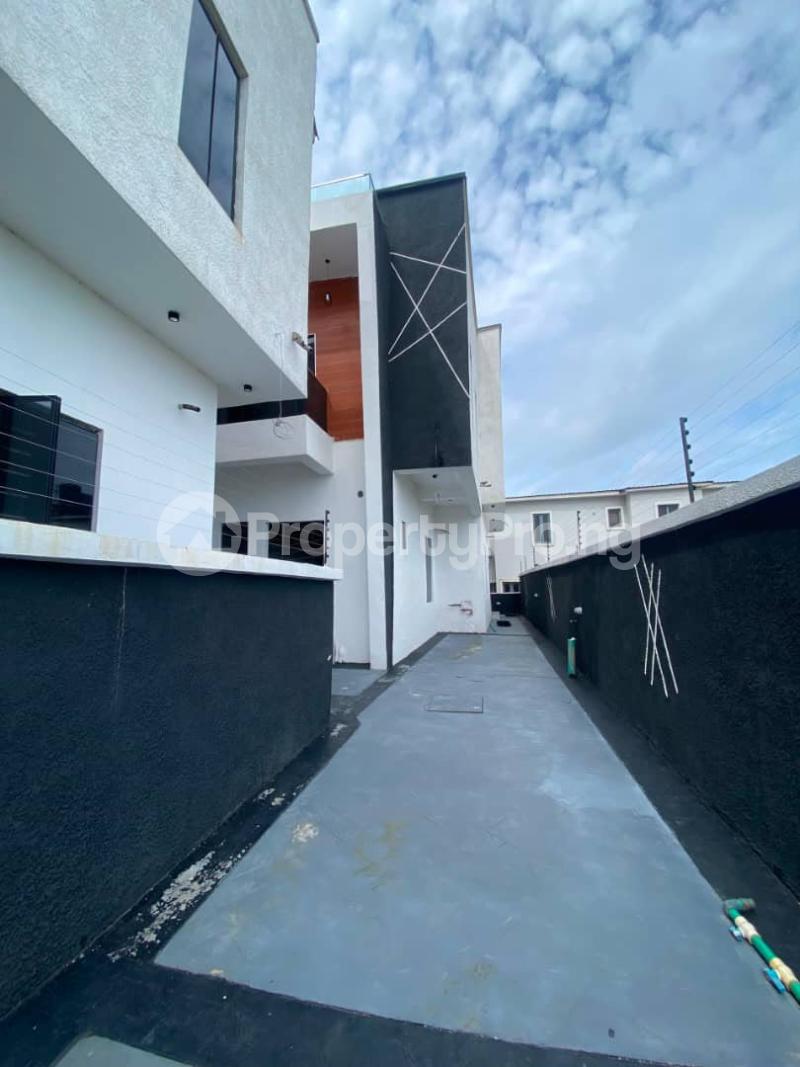 4 bedroom House for sale Ilupeju Lagos