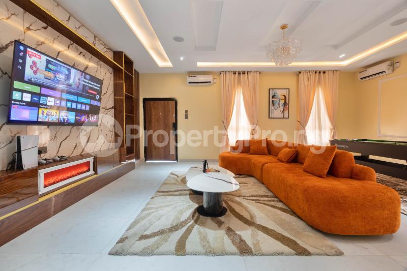 4 bedroom House for shortlet Meadow Hall Way Ikate Lekki Lagos