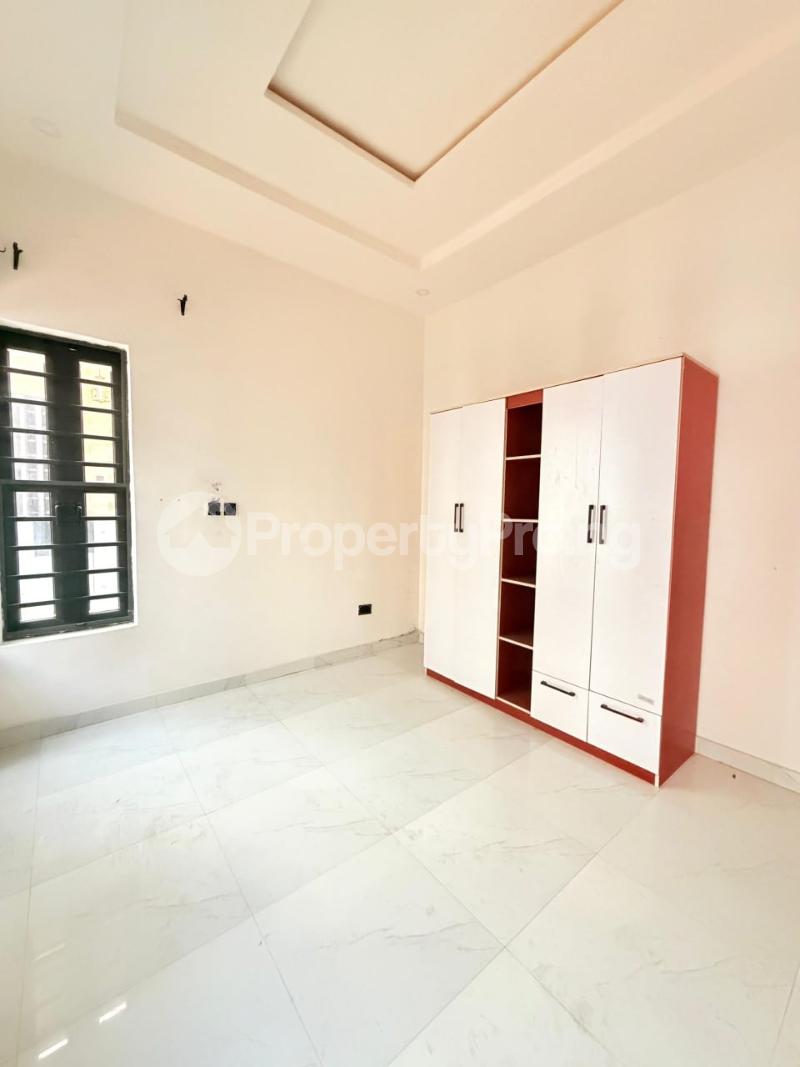 4 bedroom House for rent Orchid Road, Lafiaji Lekki Lagos