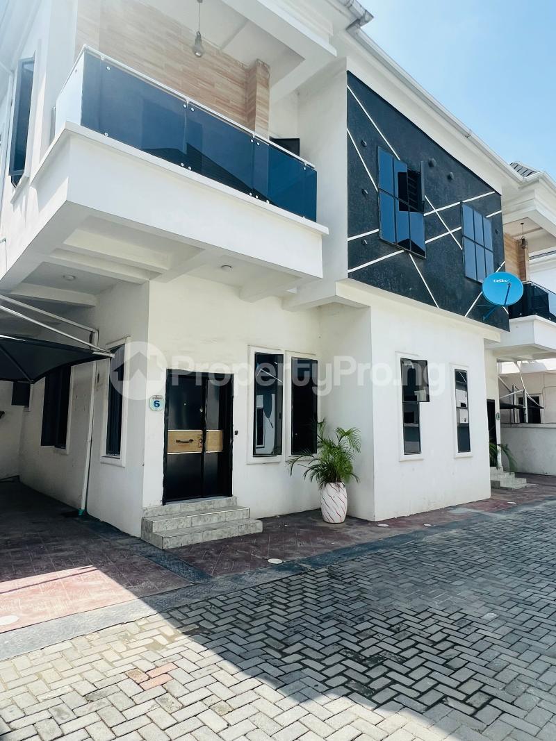 4 bedroom House for rent Orchid Road Along Lekki Expressway Lekki Lagos