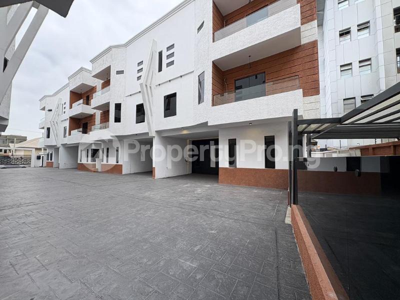 4 bedroom House for sale Osapa london Lekki Lagos