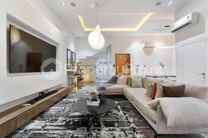 4 bedroom House for shortlet chevron Lekki Lagos