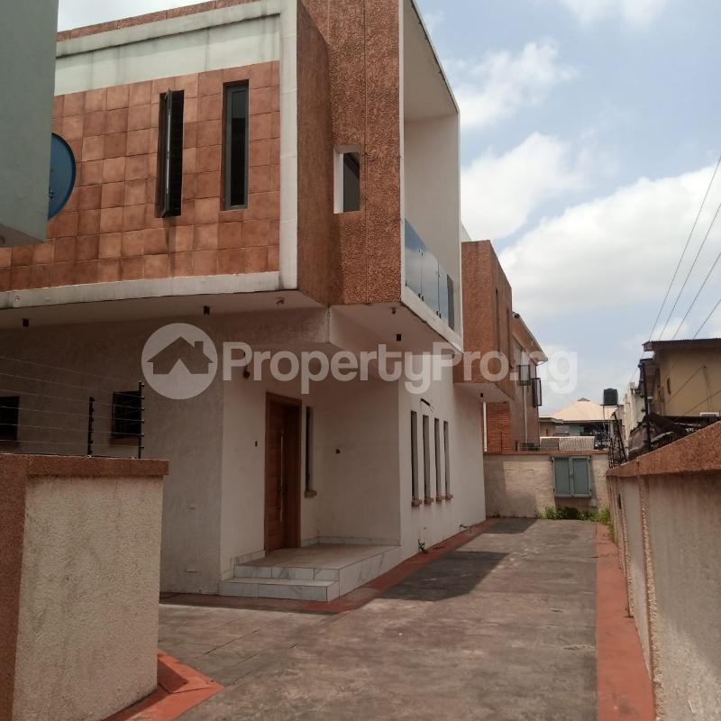 4 bedroom House for rent Off Adebowale Berger Ojodu Lagos
