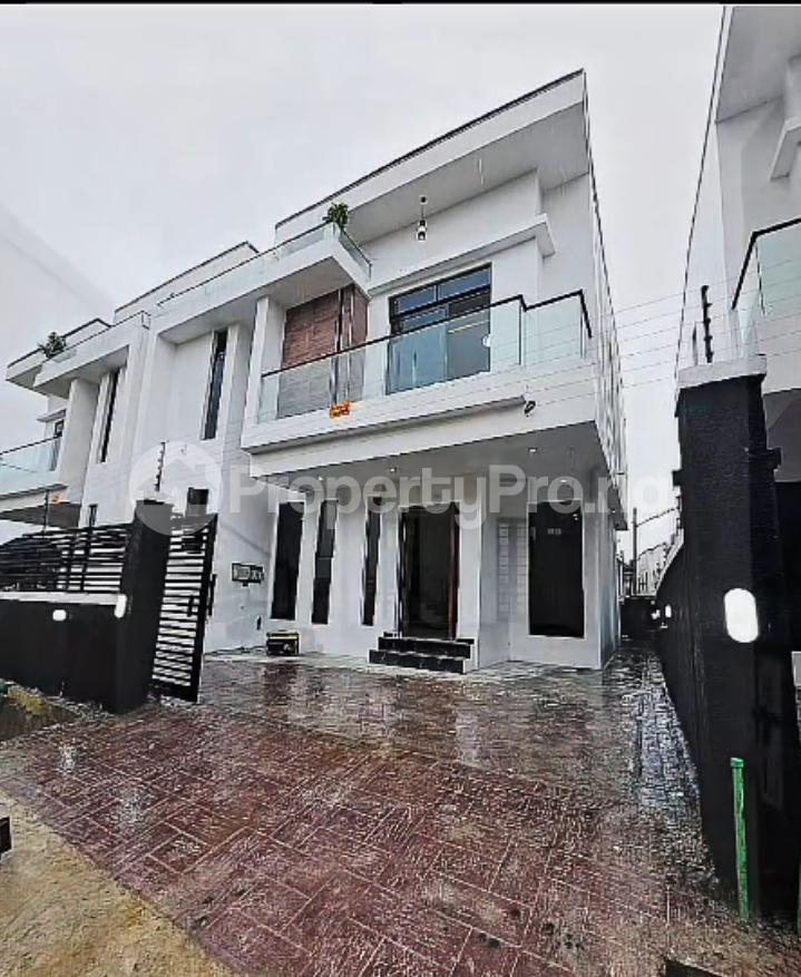 4 bedroom House for sale In A Serene Environment Ajah Lagos