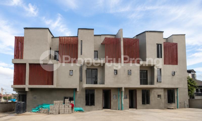 4 bedroom House for sale In An Estate Bode Thomas Surulere Lagos