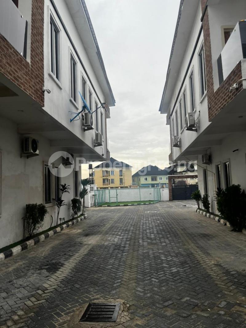 4 bedroom House for rent Southern View Estate chevron Lekki Lagos