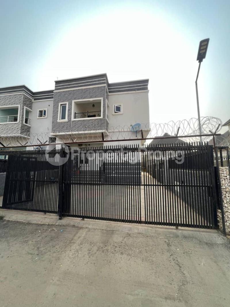 4 bedroom House for sale Von Road, Airport Road, Lugbe Abuja