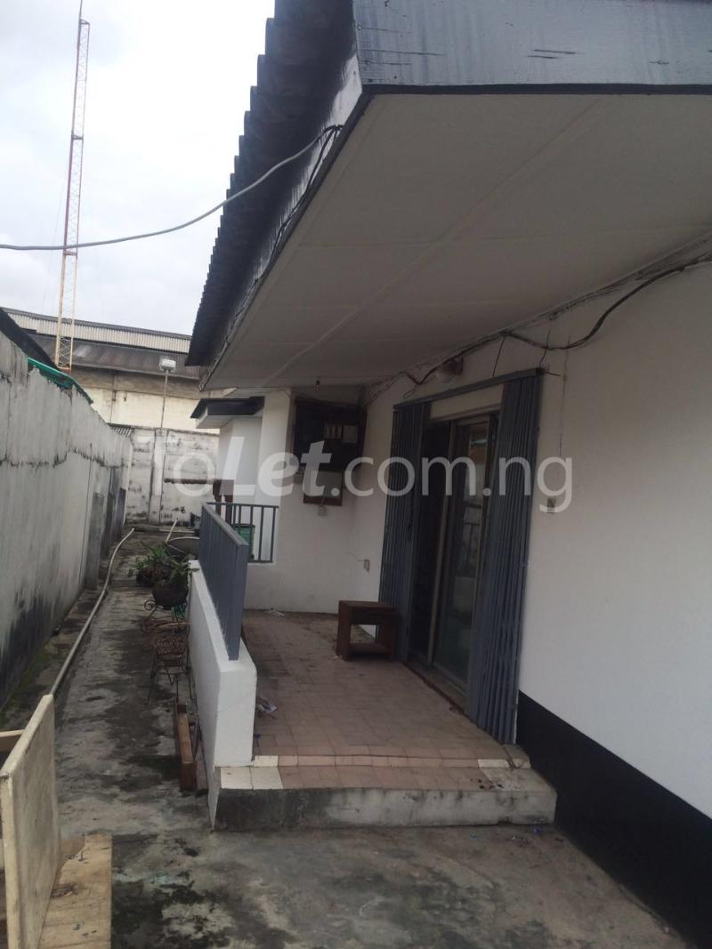 4 bedroom Flat / Apartment for rent Eric Moore Close Surulere Surulere Lagos