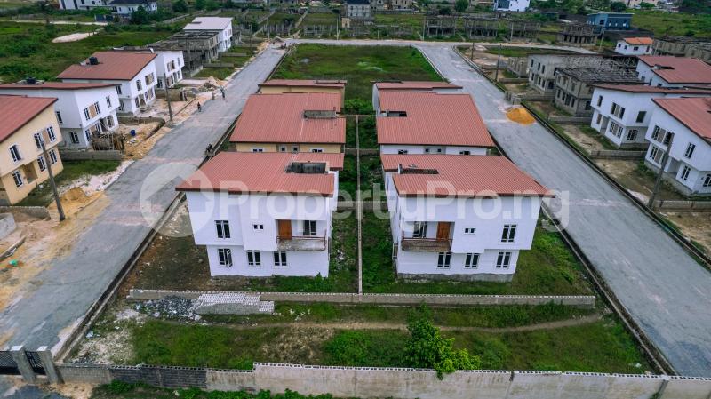 4 bedroom House for sale Pearl Nuga Court Estate Monastery road Sangotedo Lagos