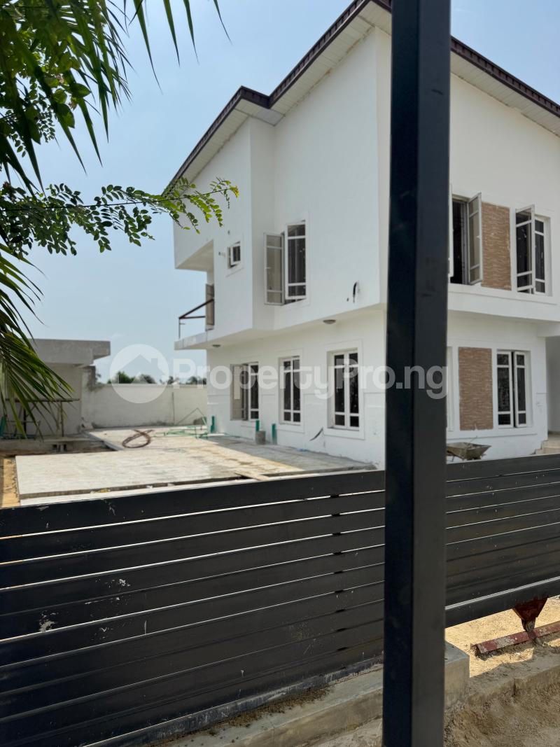 4 bedroom House for sale Giwa Gardens Road Monastery road Sangotedo Lagos