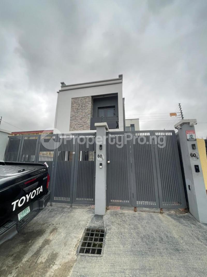 4 bedroom House for sale Surulere Lagos