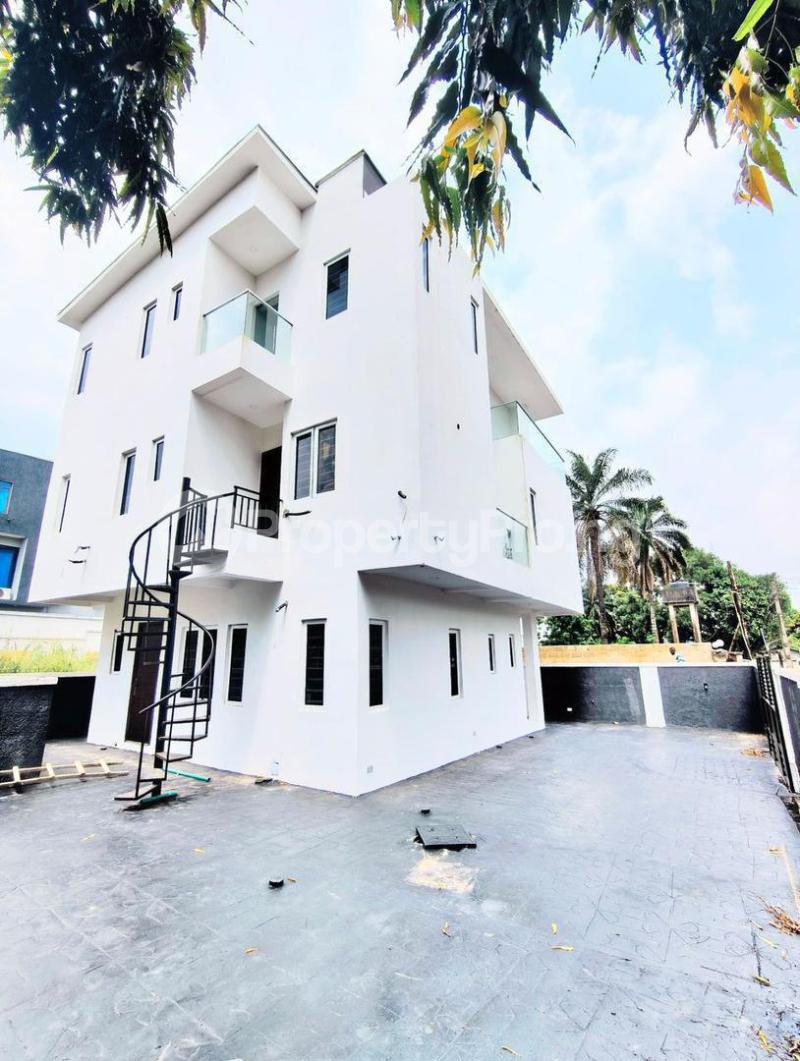 4 bedroom House for sale Adeniyi Jones Ikeja Lagos