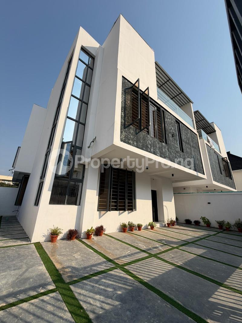 4 bedroom Flat / Apartment for sale Ologolo Lekki Lagos