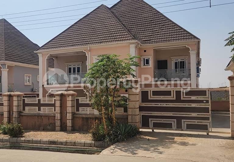 4 bedroom House for sale Behind Nile Usniverty And Coca Cola, Jabi Abuja