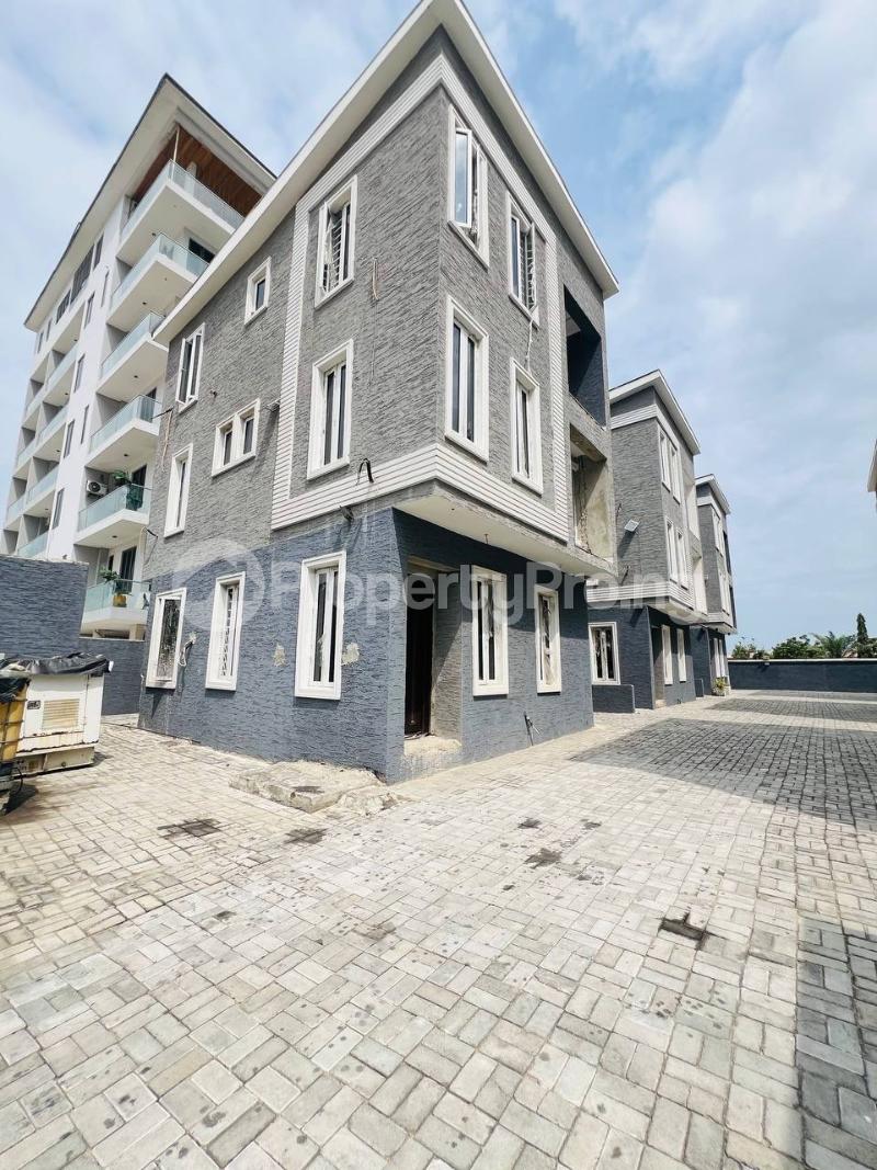 4 bedroom House for sale In A Gated And Secured Estate Lekki Phase 1 Lekki Lagos