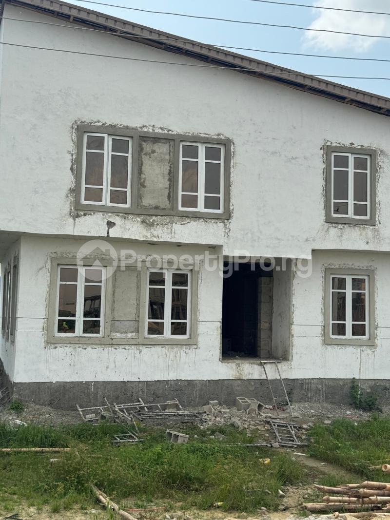 4 bedroom House for sale Monastery road Sangotedo Lagos