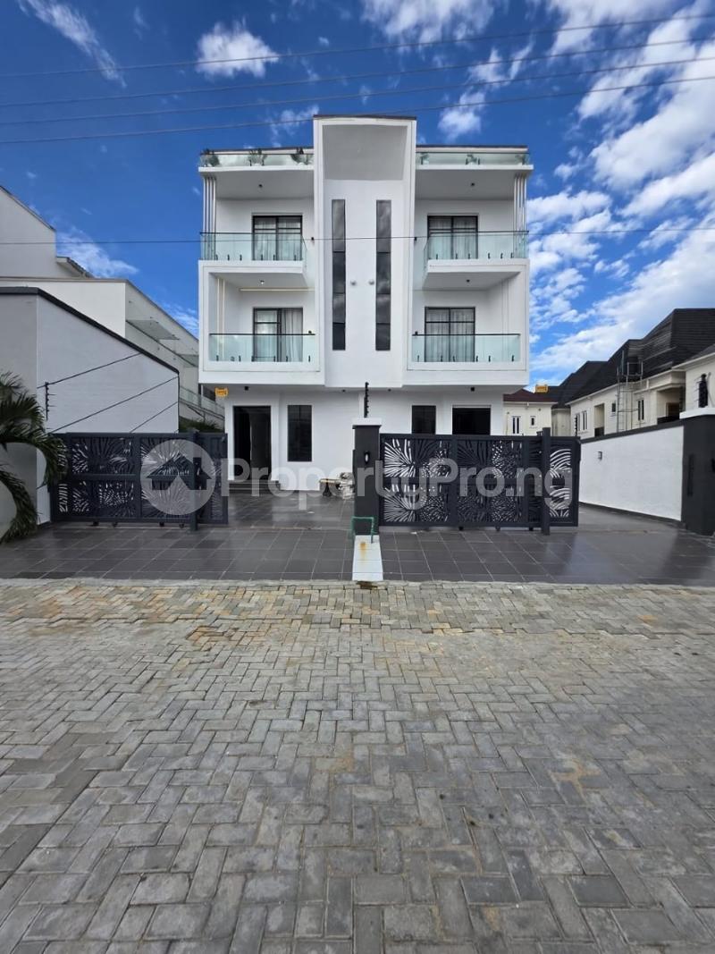4 bedroom House for sale Title: C Of O , Approval Features Beautifully Built With Family Lounge And All Rooms Ensuite Walk In Closet, Equipped Kitchen, Beautiful Windows, Clean Water Supply Secured Gated Estate With 24/7 Off Lekki-Epe Expressway Ajah Lagos