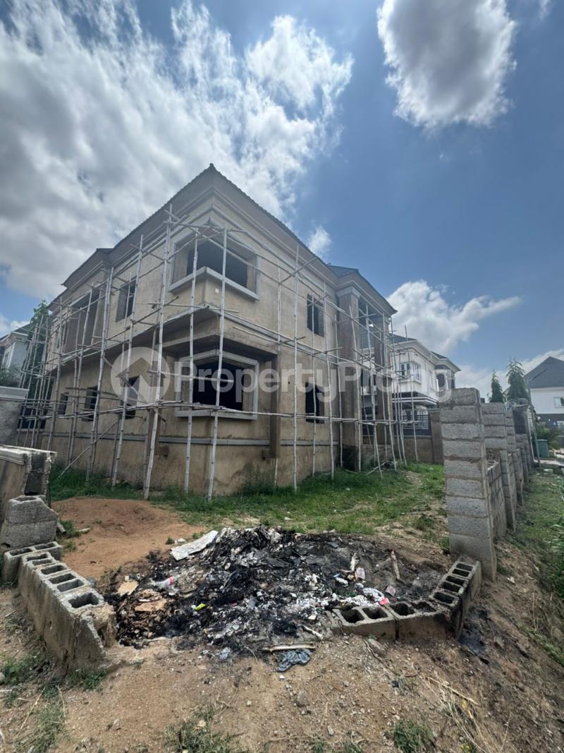 4 bedroom House for sale An Estate Behind Ay Shafa Filling Station Lugbe Abuja