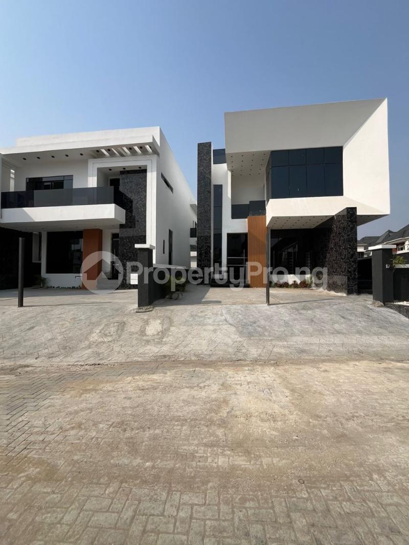 4 bedroom House for sale 2nd Toll Gate Lekki Lagos