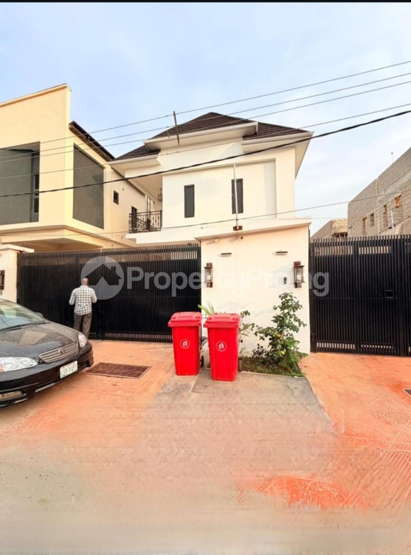 4 bedroom House for sale Surulere Lagos