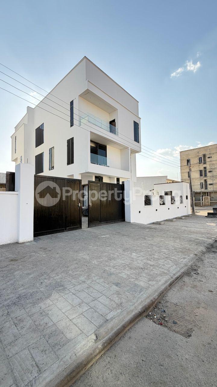 4 bedroom House for sale Guzape Abuja