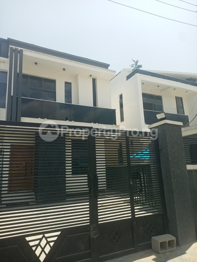4 bedroom House for sale Mobil Road Ajah Lagos