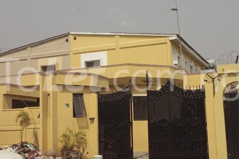 4 bedroom House for rent 54b, Itafaji Street By El Shaddai Church Dolphin Estate Ikoyi Lagos