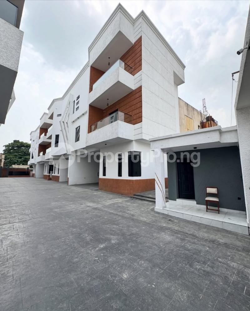 4 bedroom House for sale Osapa, Jakande Lekki Lagos