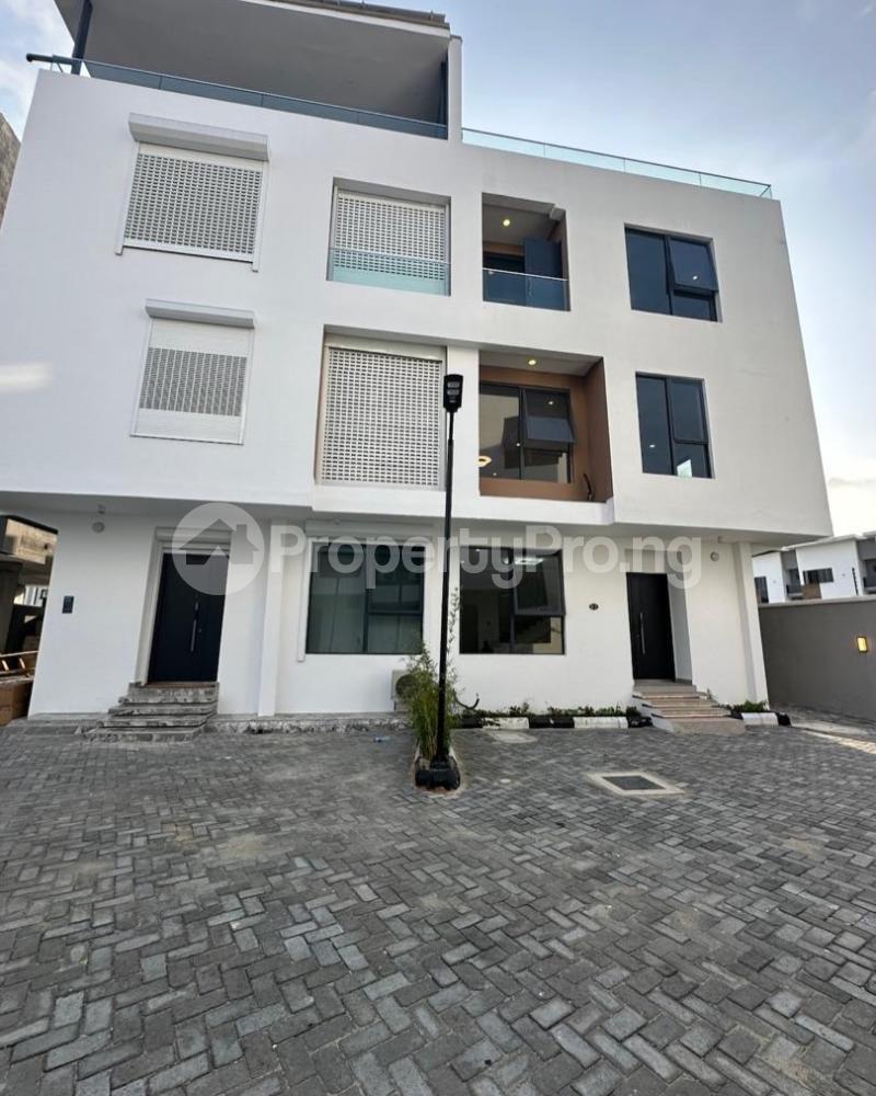 4 bedroom House for sale Lekki Lagos