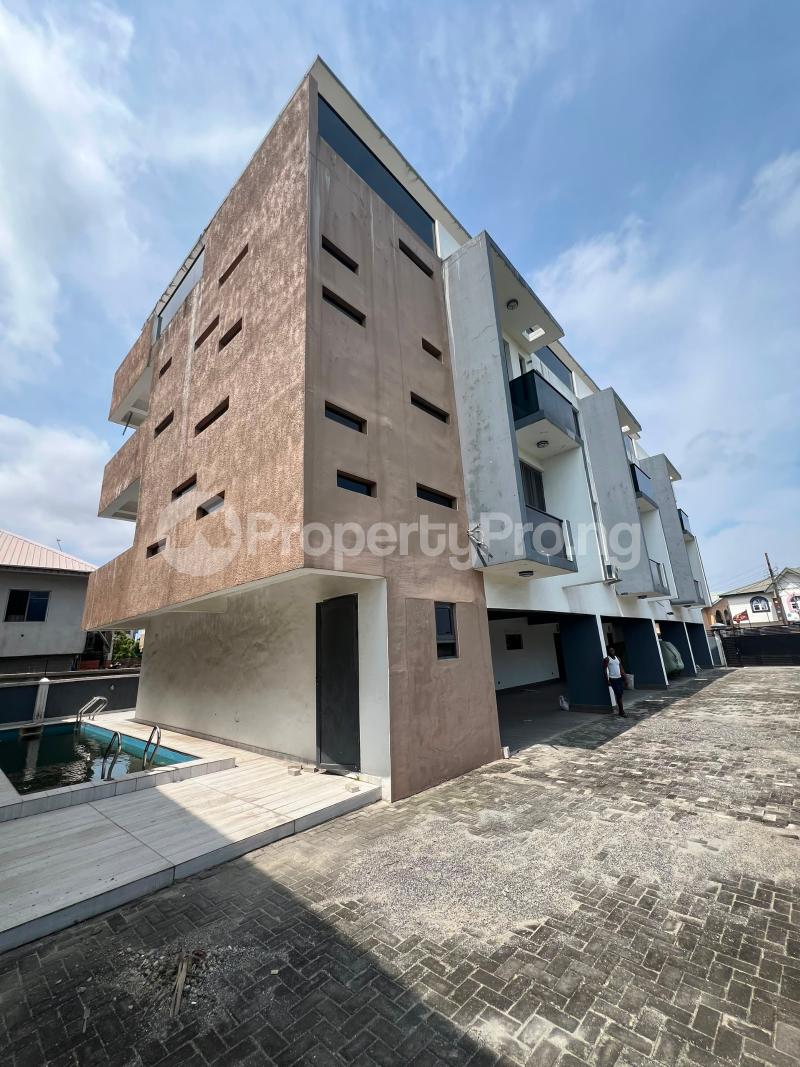 4 bedroom Flat / Apartment for sale Ajah Lagos