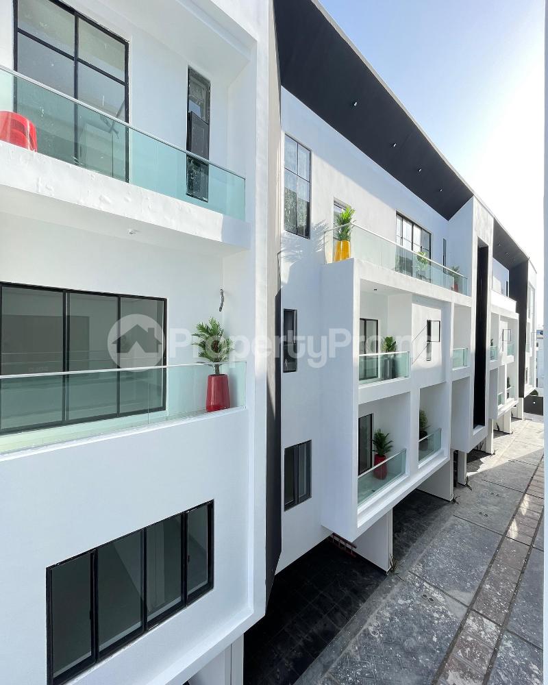 4 bedroom Flat / Apartment for sale Meadow Hall Ikate Lekki Lagos