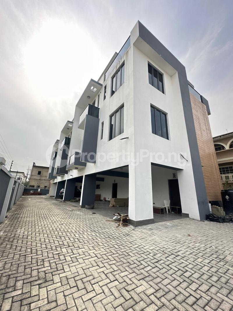 4 bedroom Flat / Apartment for sale Ajah Lagos