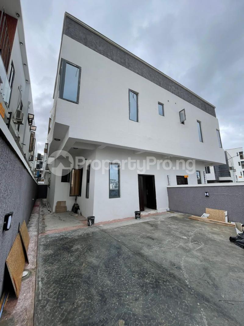 4 bedroom House for sale Ologolo Lekki Lagos