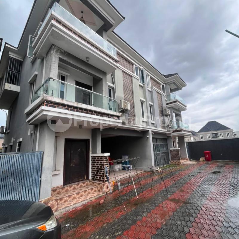 4 bedroom House for sale Osapa london Lekki Lagos