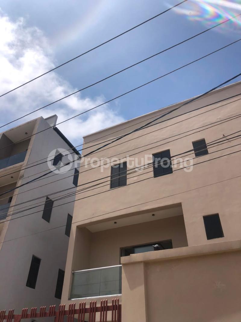 4 bedroom Flat / Apartment for rent Ologolo Lekki Lagos