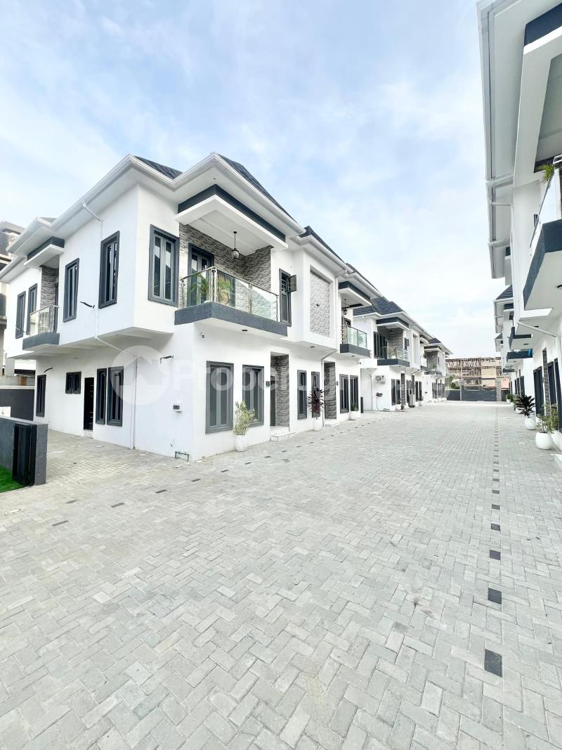 4 bedroom House for sale Ologolo Lekki Lagos