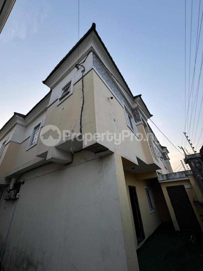 4 bedroom House for sale Surulere Lagos