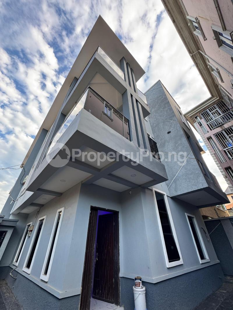 4 bedroom House for sale Ebutte Metta Mushin Lagos