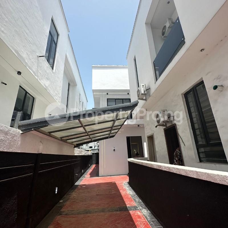 4 bedroom House for sale Chevron Lekki Lagos