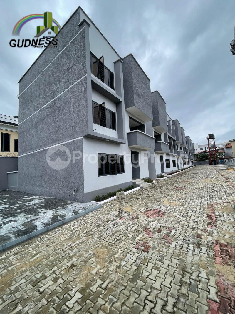 4 bedroom House for sale Ologolo Lekki Lagos