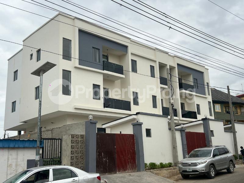 4 bedroom House for sale Obanikoro Shomolu Lagos