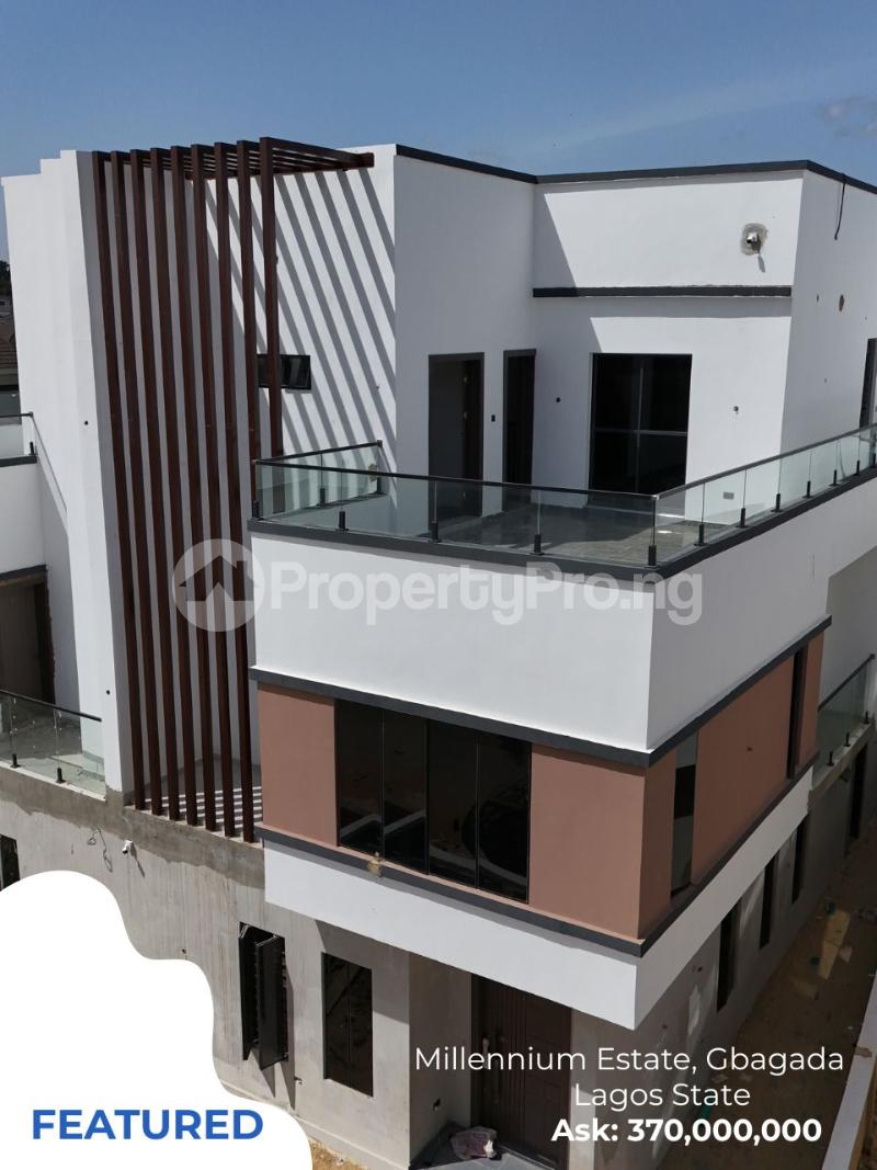 4 bedroom House for sale Millenuim/UPS Gbagada Lagos