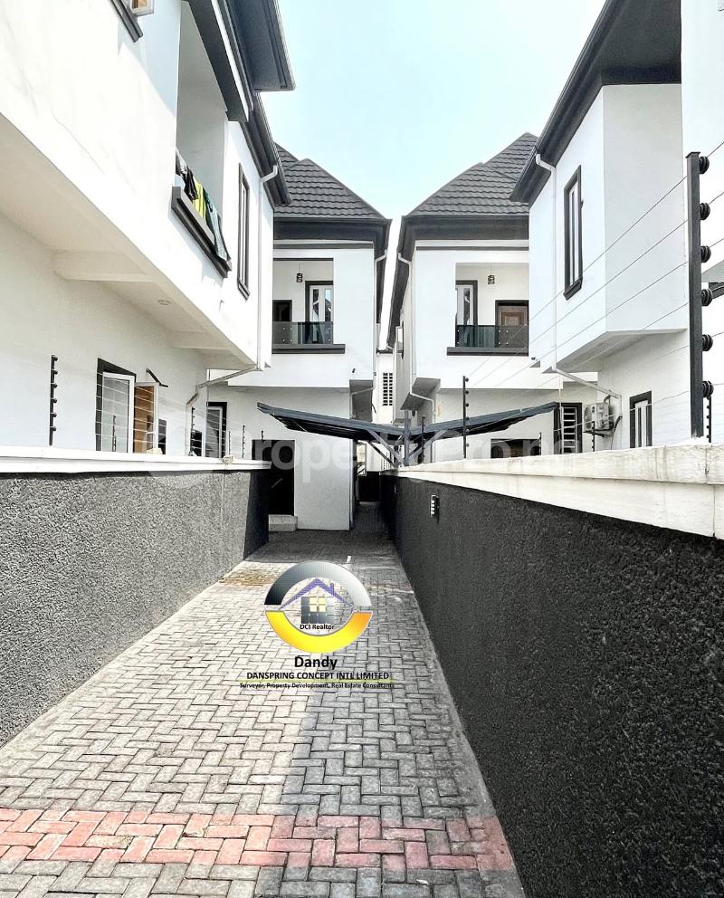 4 bedroom House for sale Ikota Lekki Lagos