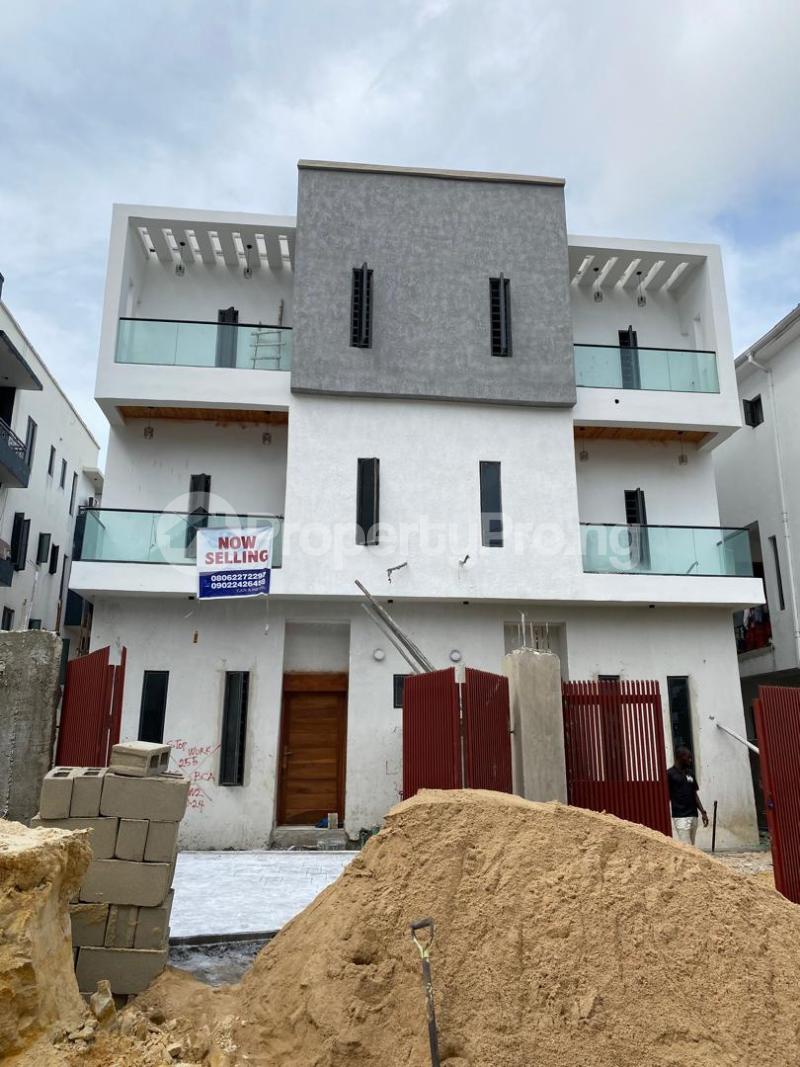 4 bedroom House for sale Ologolo Lekki Lagos