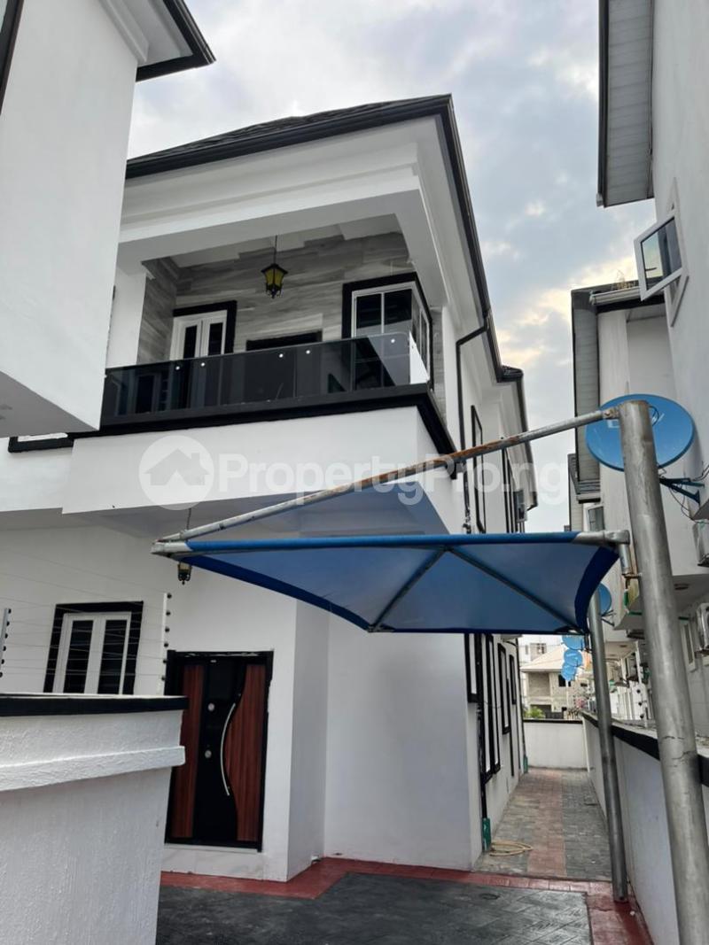 4 bedroom House for sale Orchid Road, Lekki. Lekki Phase 2 Lekki Lagos