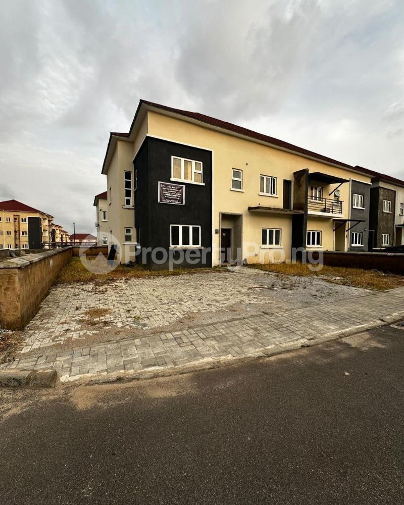 5 bedroom House for sale Knowledge Estate Galadinmawa Abuja